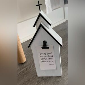 NWT Hallmark White Wooden Church+Interchangeable Scripture Cards